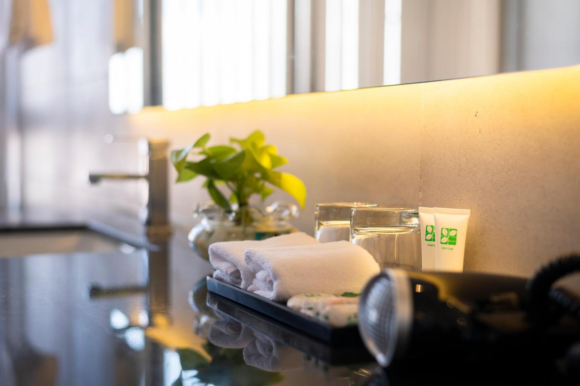 Residence 105 Hotel And Apartment Phnom Penh Room photo