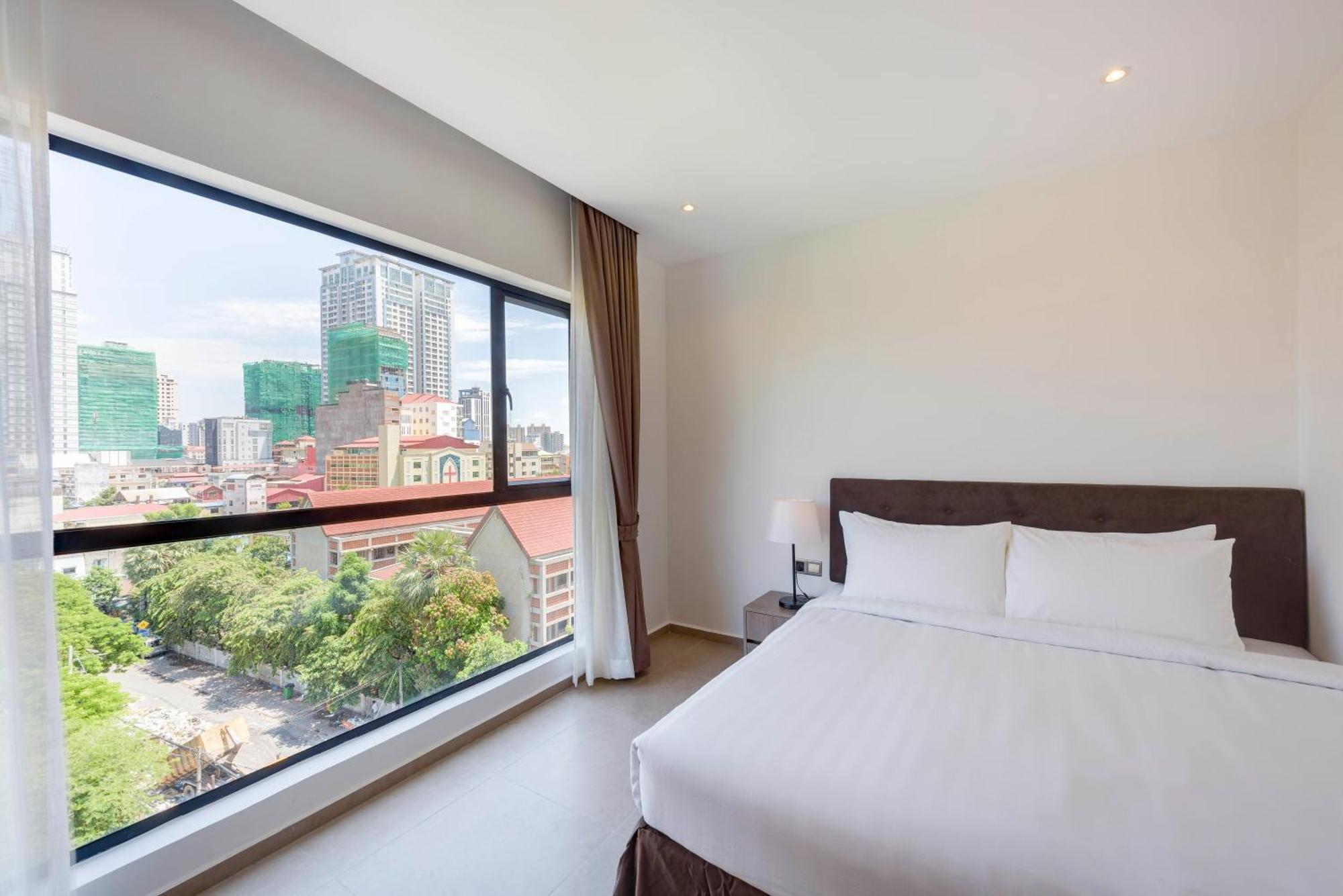 Residence 105 Hotel And Apartment Phnom Penh Room photo